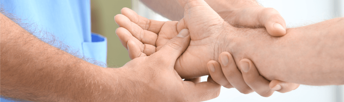 A Motus occupational therapist provides occupational therapy for carpal tunnel.